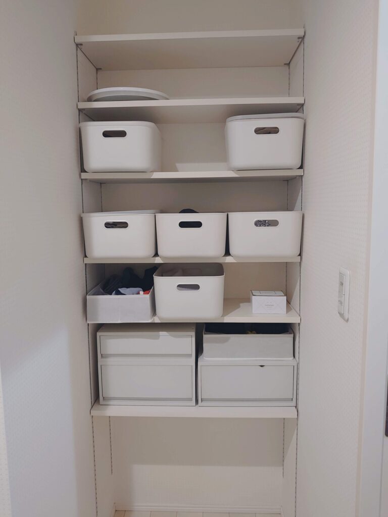 洗面所の収納棚