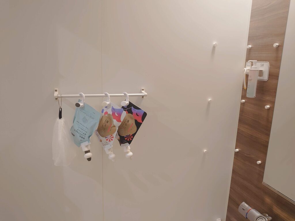 シャンプー、ボディーソープ、メーク落としは浮かせて使用