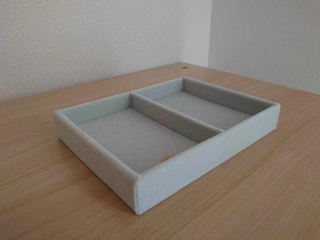 イヤリング収納を見直したアクセサリーケース
