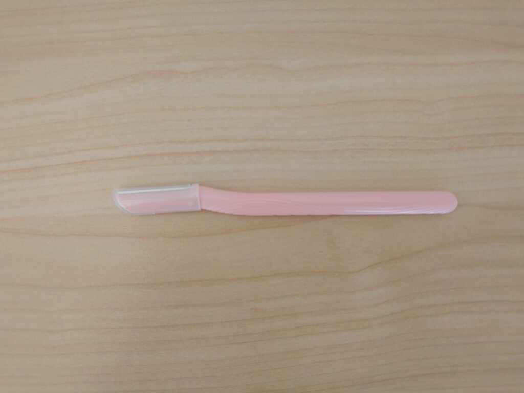 手放したフェイス用カミソリ